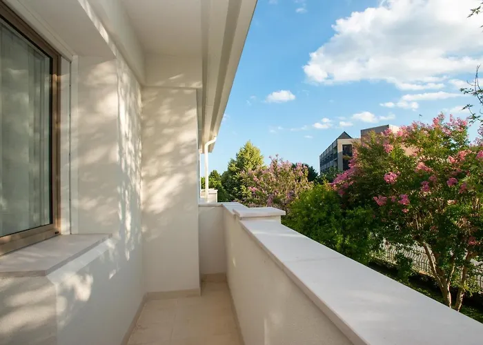 Casa Dp Πανσιόν 4*